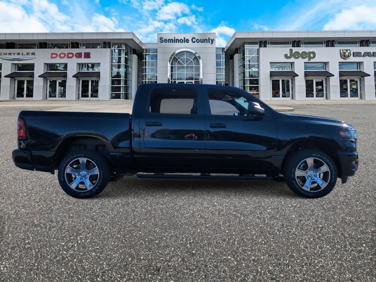 2026 RAM Ram 1500 RAM 1500 EXPRESS CREW CAB 4X2 5'7' BOX