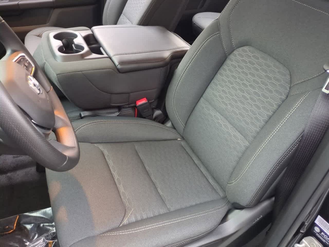 2026 RAM Ram 1500 RAM 1500 EXPRESS CREW CAB 4X2 5'7' BOX