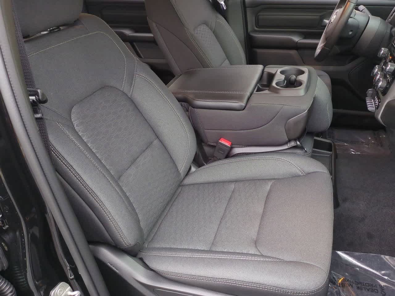 2026 RAM Ram 1500 RAM 1500 EXPRESS CREW CAB 4X2 5'7' BOX