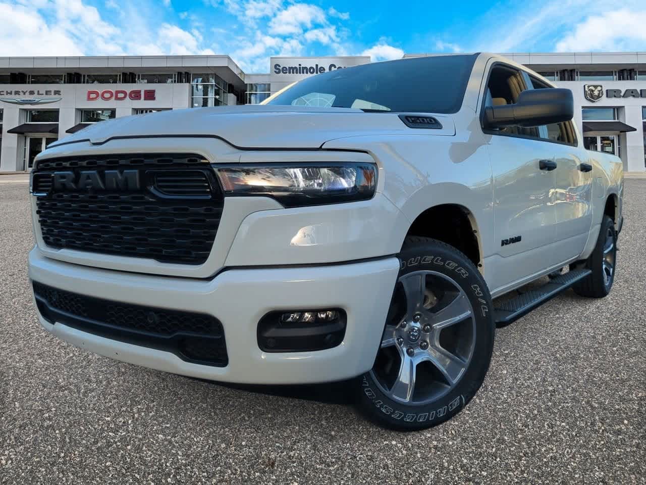 2026 RAM Ram 1500 RAM 1500 EXPRESS CREW CAB 4X2 5'7' BOX