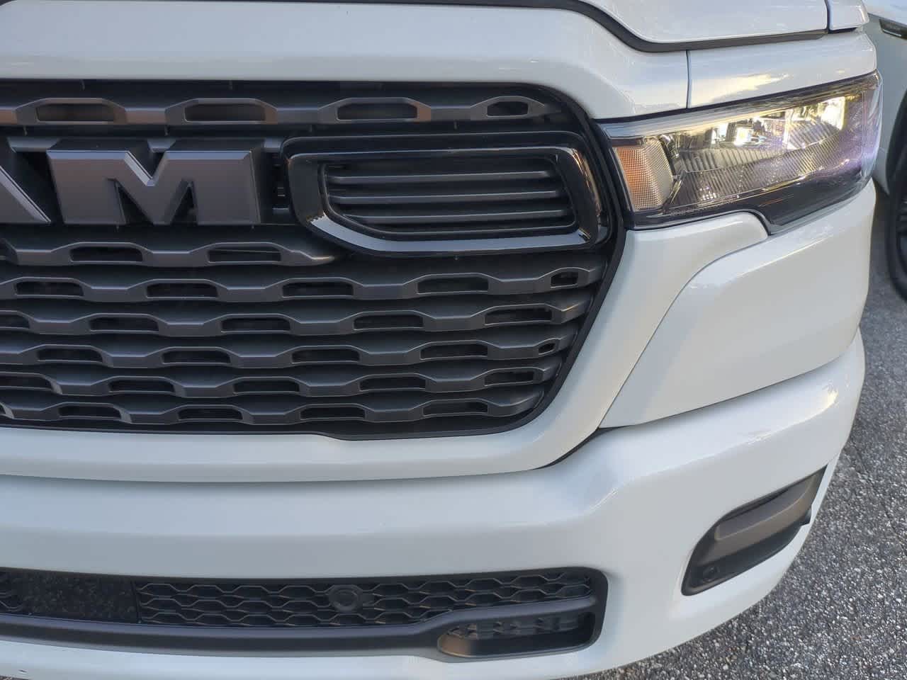 2026 RAM Ram 1500 RAM 1500 EXPRESS CREW CAB 4X2 5'7' BOX