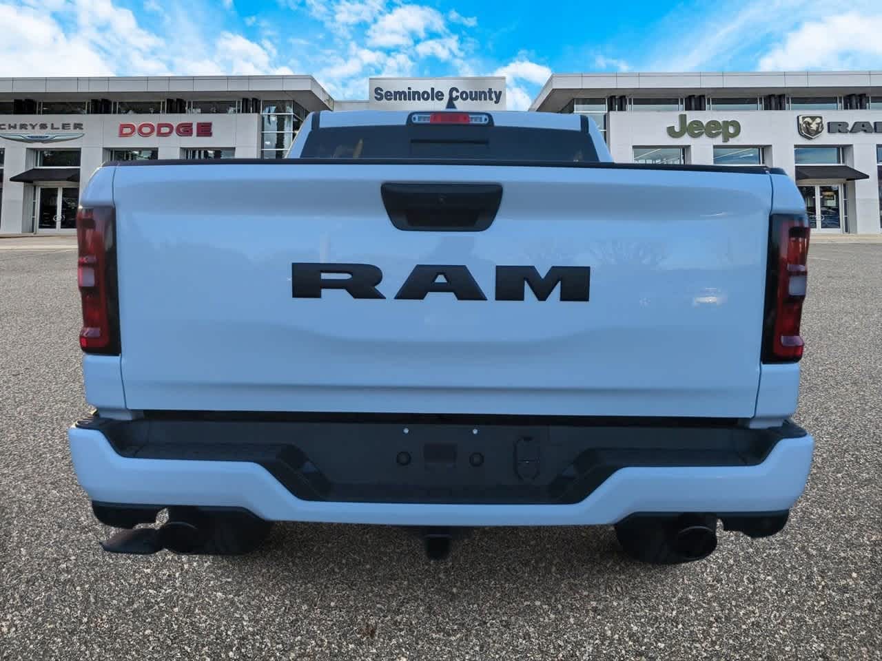 2026 RAM Ram 1500 RAM 1500 EXPRESS CREW CAB 4X2 5'7' BOX