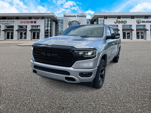 RAM 1500 Limited Crew Cab 4x2 de 2022 con caja de 5'7'