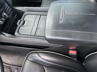 RAM 1500 Limited Crew Cab 4x2 de 2022 con caja de 5'7'