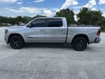 RAM 1500 Limited Crew Cab 4x2 de 2022 con caja de 5'7'