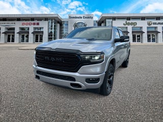 RAM 1500 Limited Crew Cab 4x2 de 2022 con caja de 5'7'