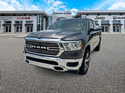 RAM 1500 Laramie Crew Cab 4x2 de 2024 con caja de 5'7'