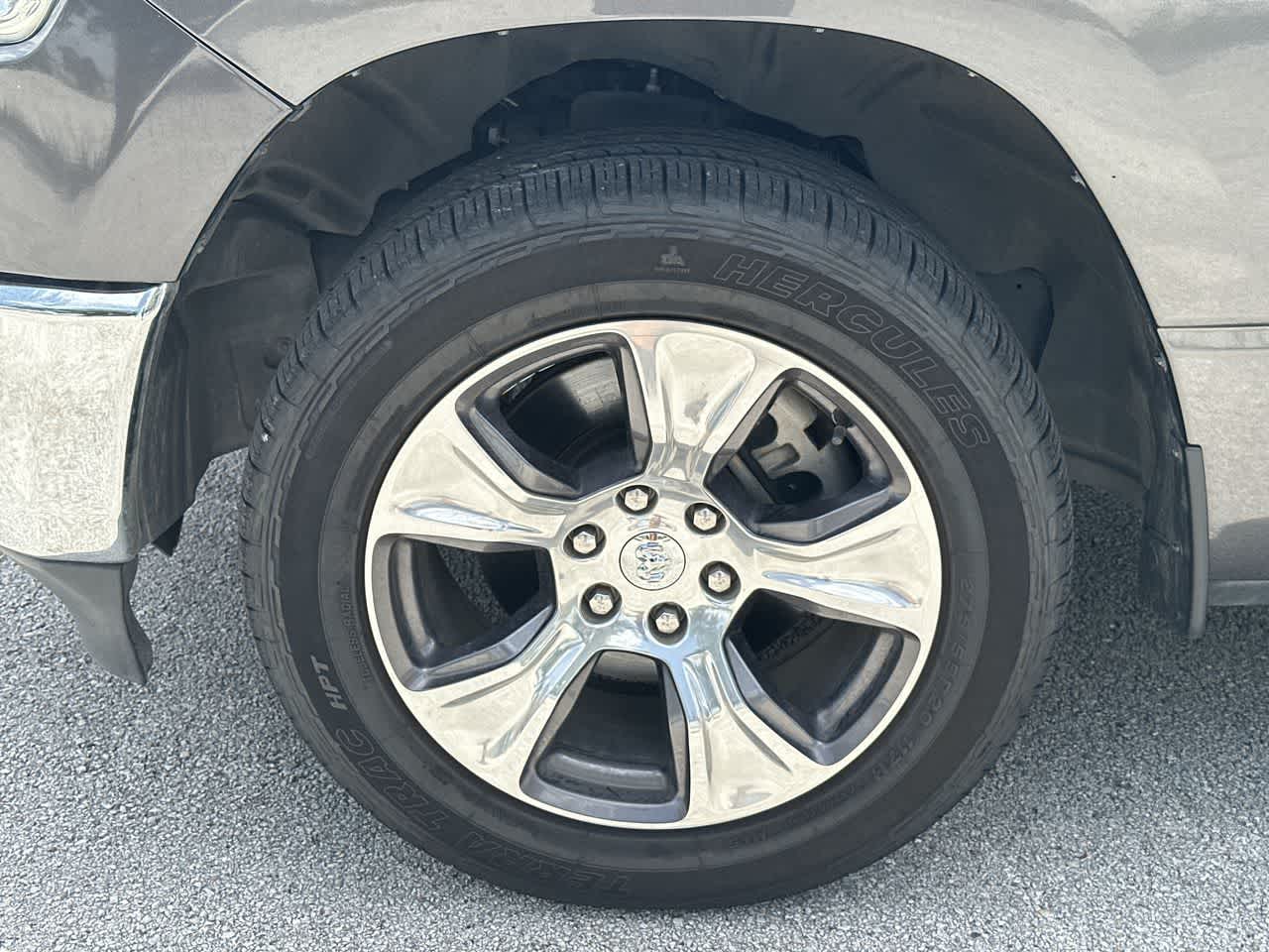RAM 1500 Laramie Crew Cab 4x2 de 2024 con caja de 5'7'