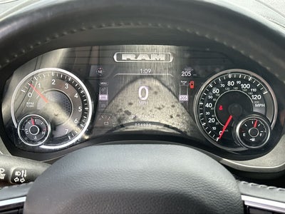 RAM 1500 Laramie Crew Cab 4x2 de 2024 con caja de 5'7'