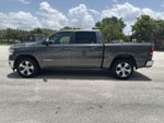 RAM 1500 Laramie Crew Cab 4x2 de 2024 con caja de 5'7'