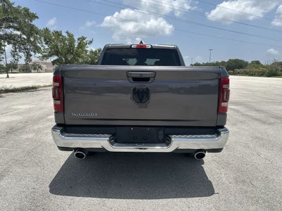 RAM 1500 Laramie Crew Cab 4x2 de 2024 con caja de 5'7'