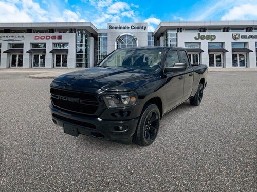 RAM 1500 Tradesman Quad Cab 4x4 de 2024 con caja de 6'4'