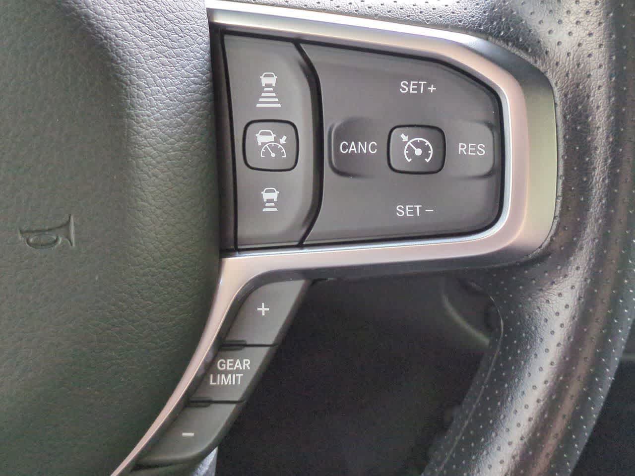 2025 RAM 1500 Big Horn Cabina Doble 4x4 Caja de 5'7'