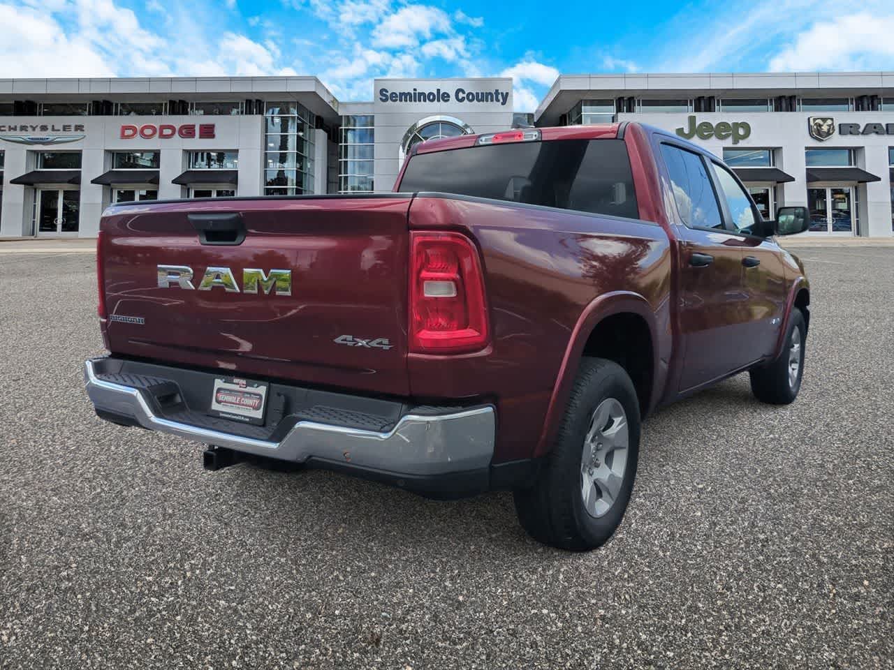 2025 RAM 1500 Big Horn Cabina Doble 4x4 Caja de 5'7'