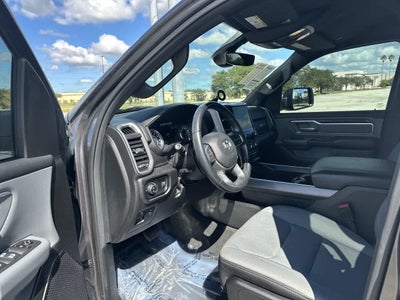 2022 RAM 1500 Big Horn Cabina Doble 4x4 Caja de 5'7''
