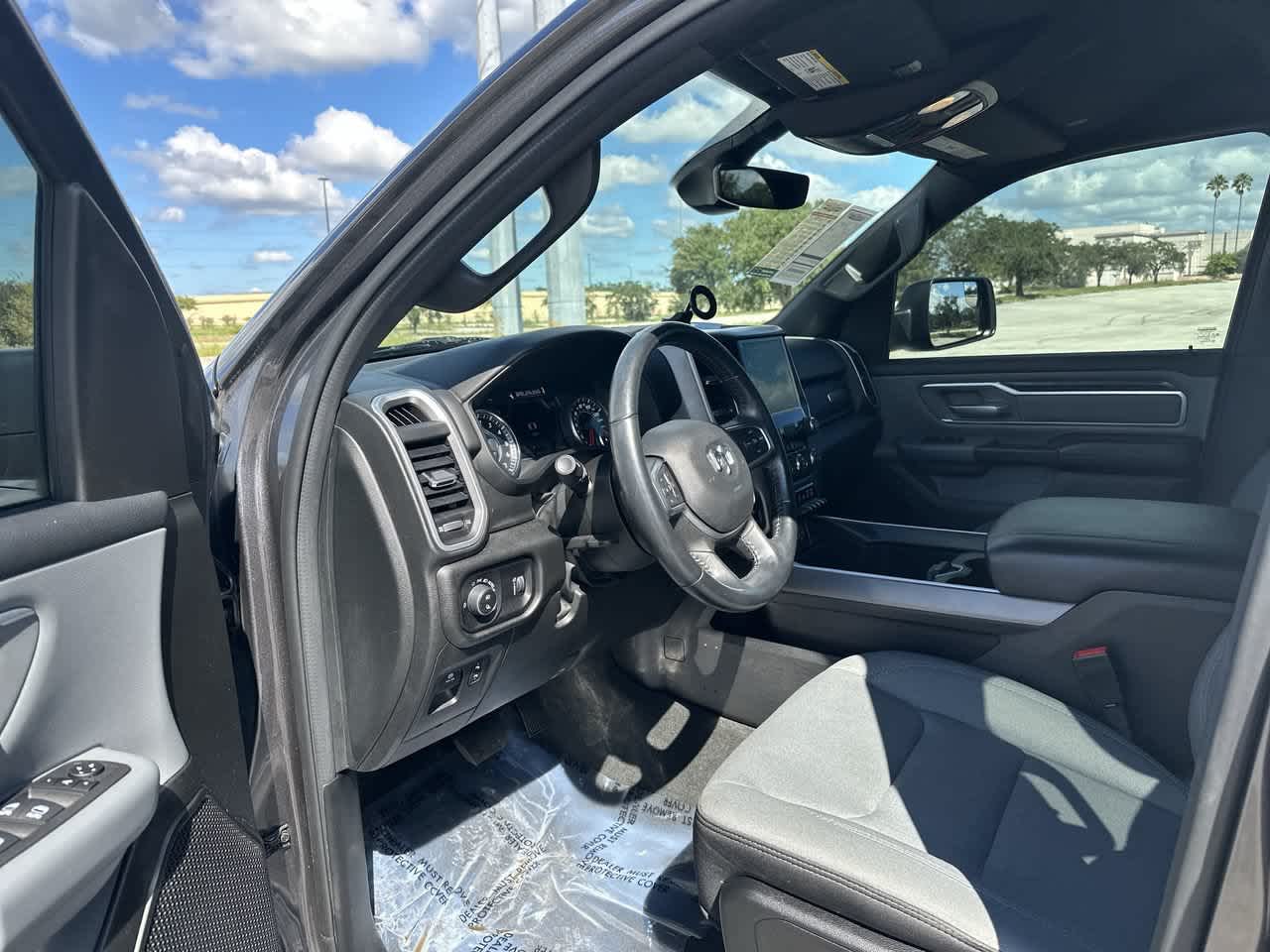 2022 RAM 1500 Big Horn Cabina Doble 4x4 Caja de 5'7''