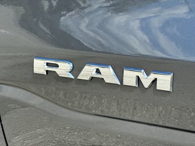 2022 RAM 1500 Big Horn Cabina Doble 4x4 Caja de 5'7''