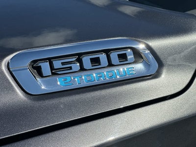 2022 RAM 1500 Big Horn Cabina Doble 4x4 Caja de 5'7''