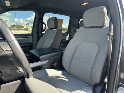 2022 RAM 1500 Big Horn Cabina Doble 4x4 Caja de 5'7''