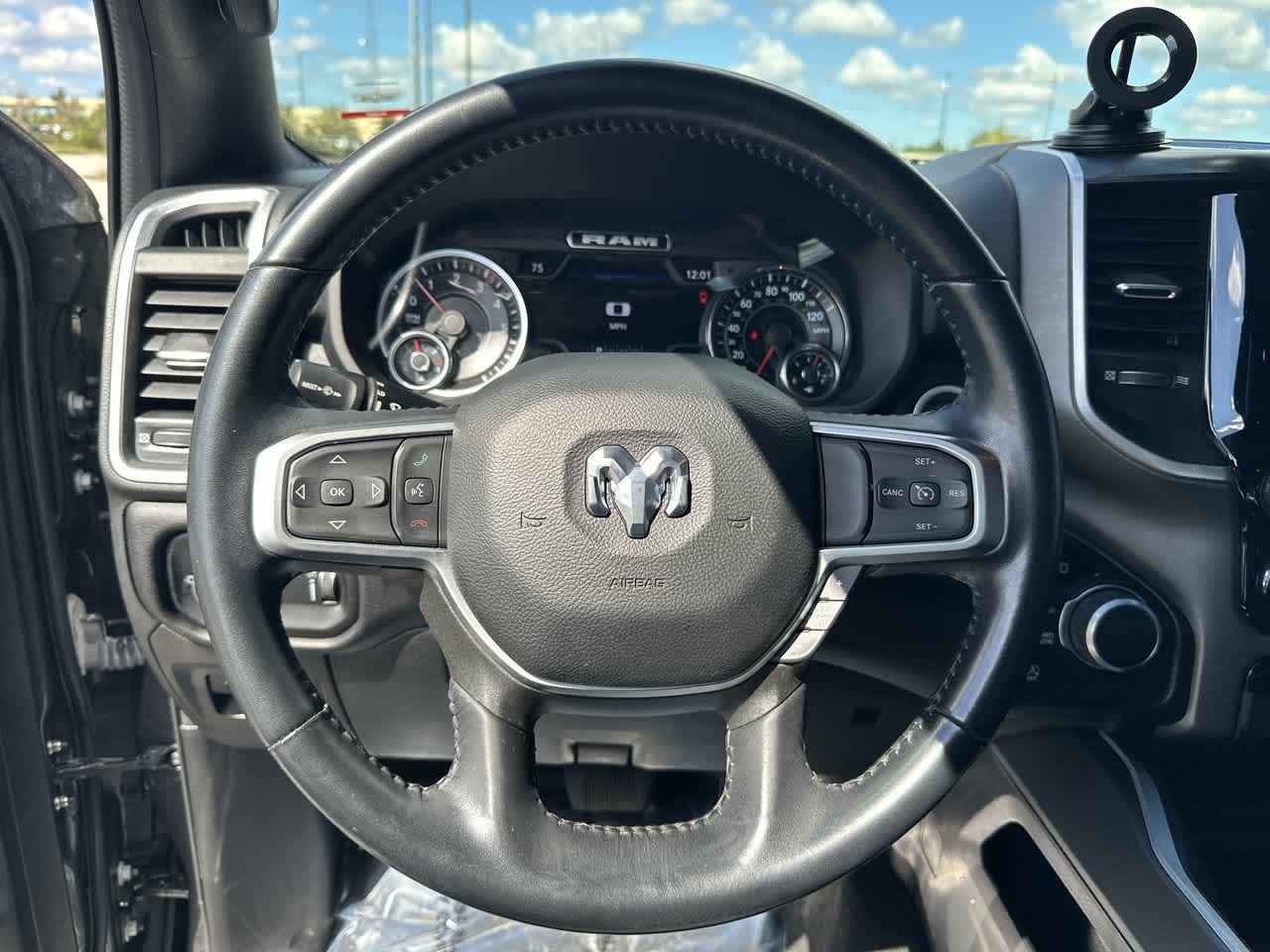 2022 RAM 1500 Big Horn Cabina Doble 4x4 Caja de 5'7''