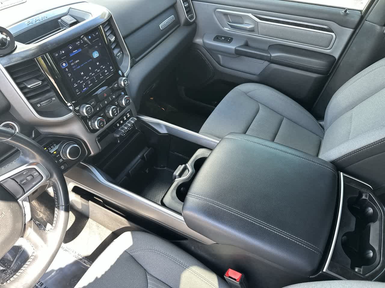 2022 RAM 1500 Big Horn Cabina Doble 4x4 Caja de 5'7''