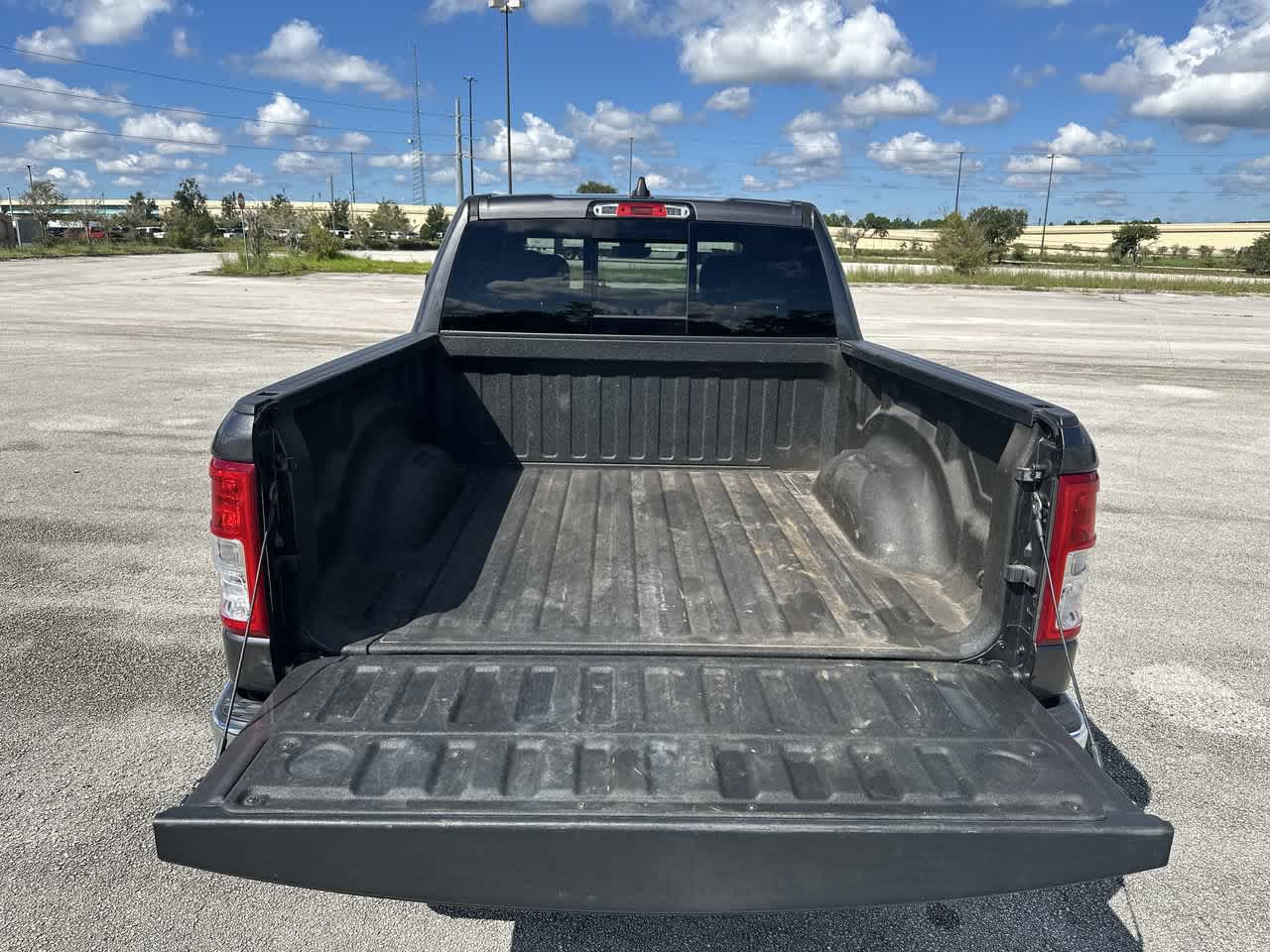 2022 RAM 1500 Big Horn Cabina Doble 4x4 Caja de 5'7''