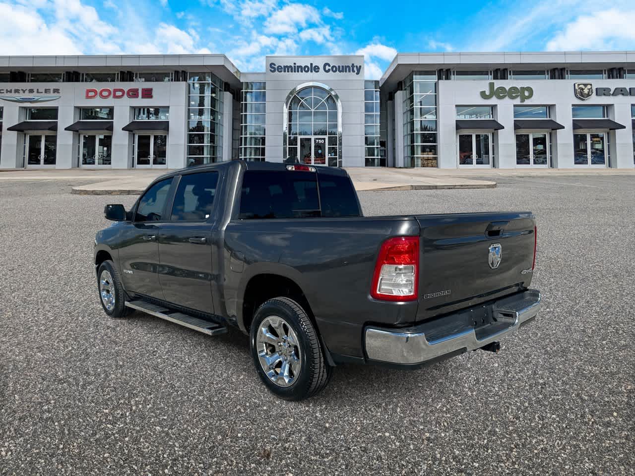 2022 RAM 1500 Big Horn Cabina Doble 4x4 Caja de 5'7''