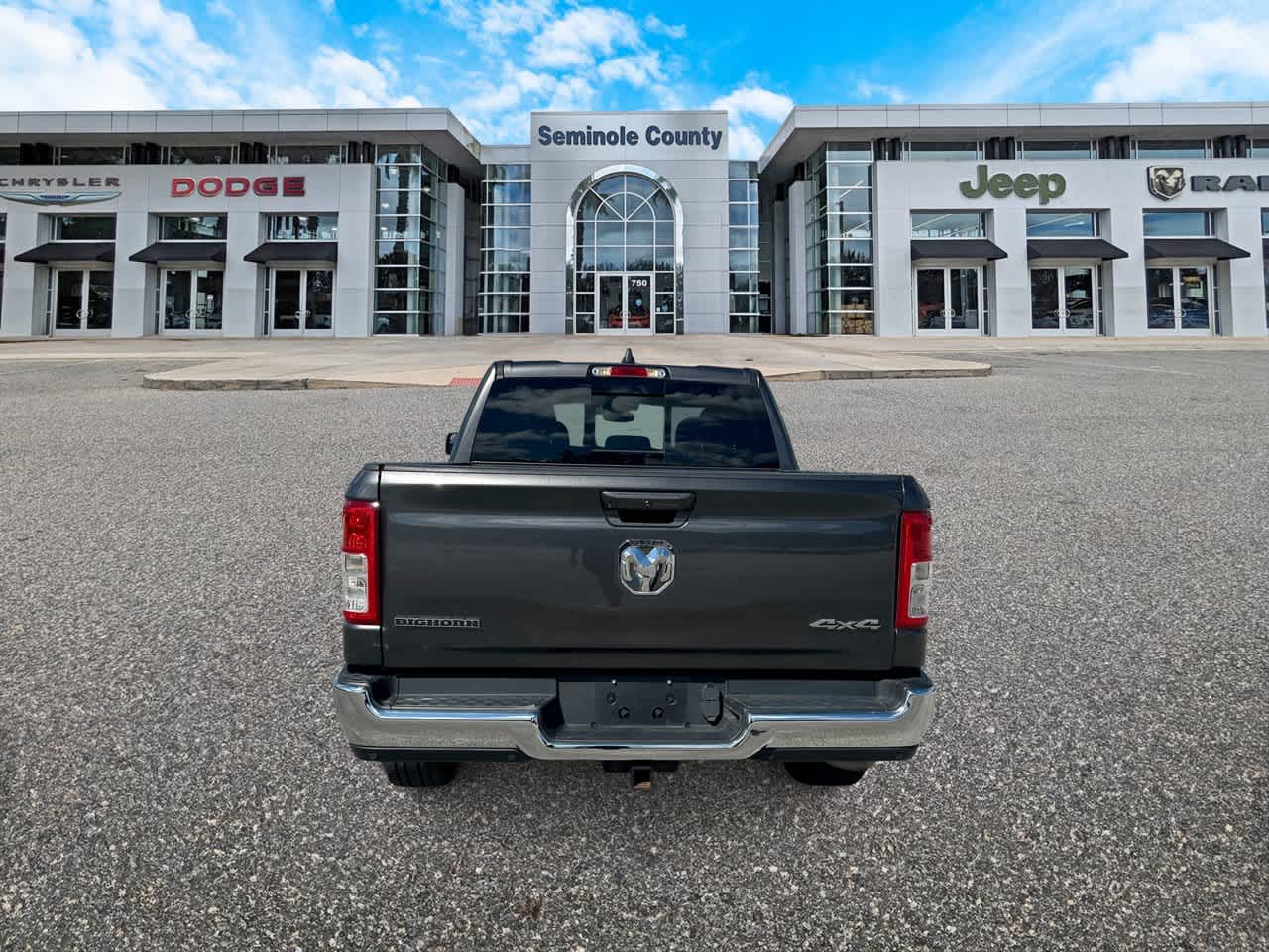 2022 RAM 1500 Big Horn Cabina Doble 4x4 Caja de 5'7''
