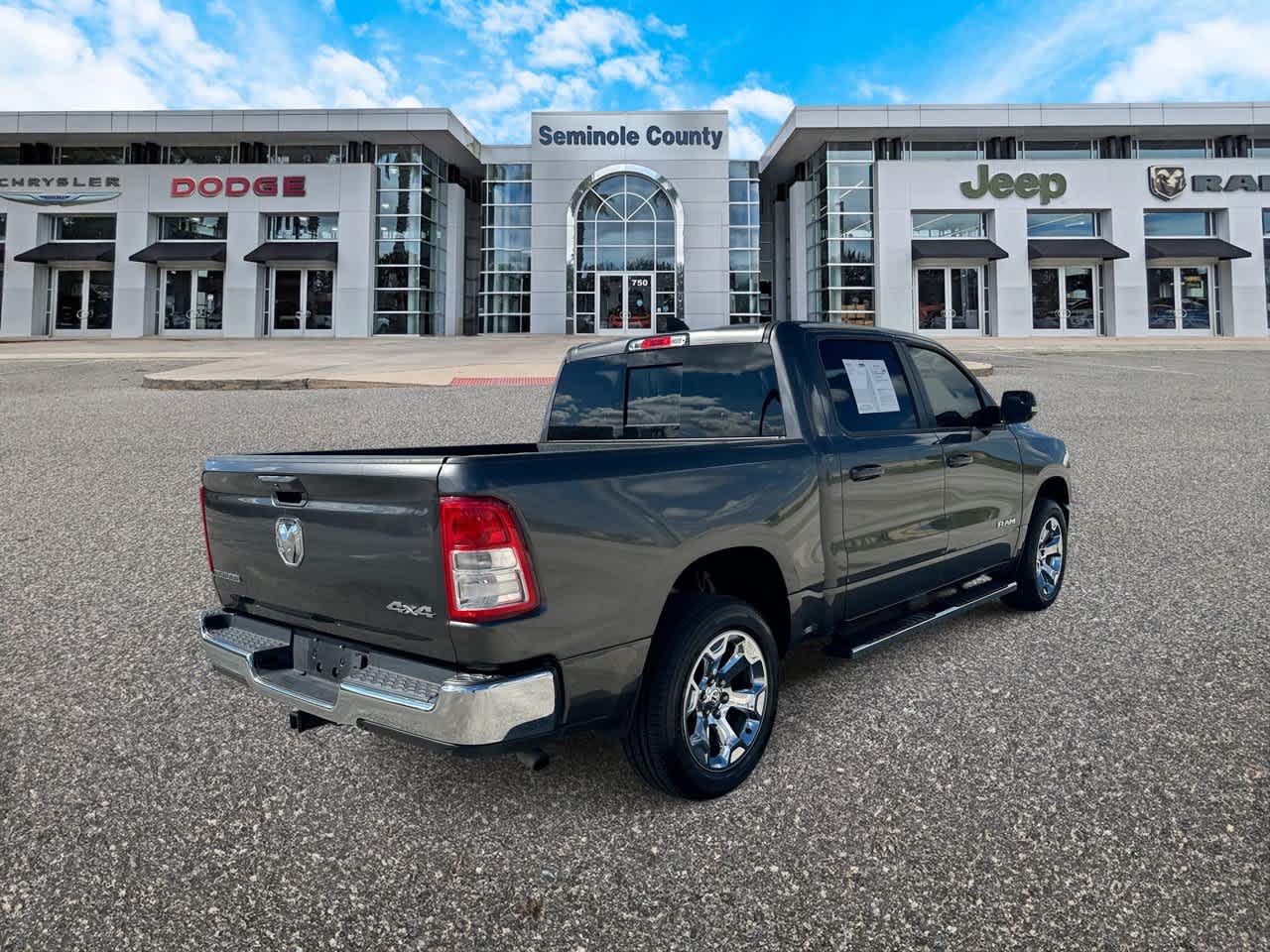 2022 RAM 1500 Big Horn Cabina Doble 4x4 Caja de 5'7''