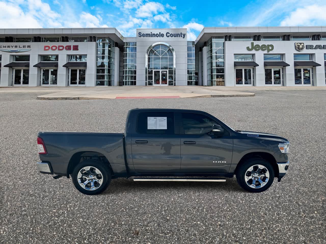 2022 RAM 1500 Big Horn Cabina Doble 4x4 Caja de 5'7''
