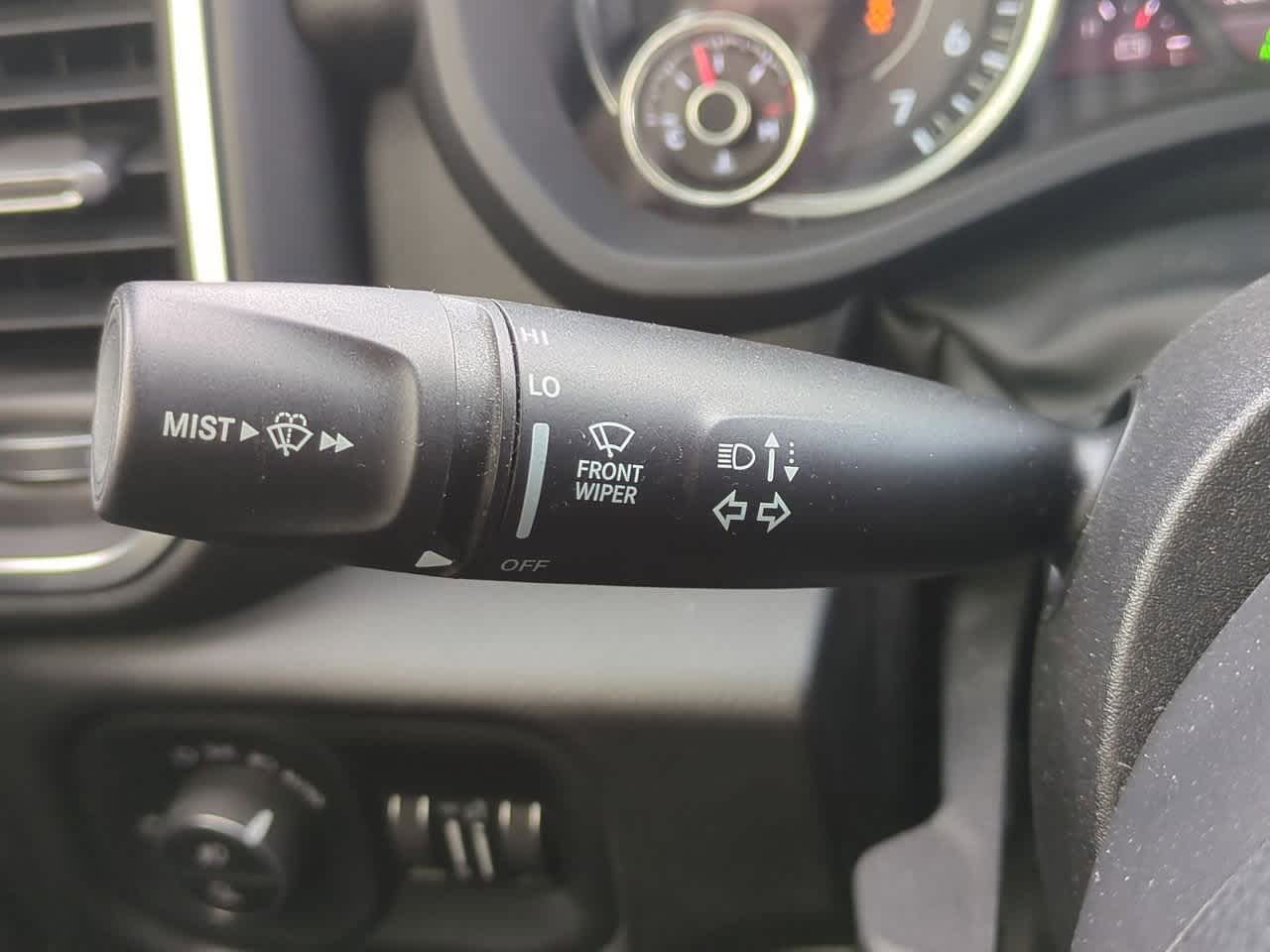 2025 RAM 1500 Big Horn Cabina Doble 4x4 Caja de 5'7'