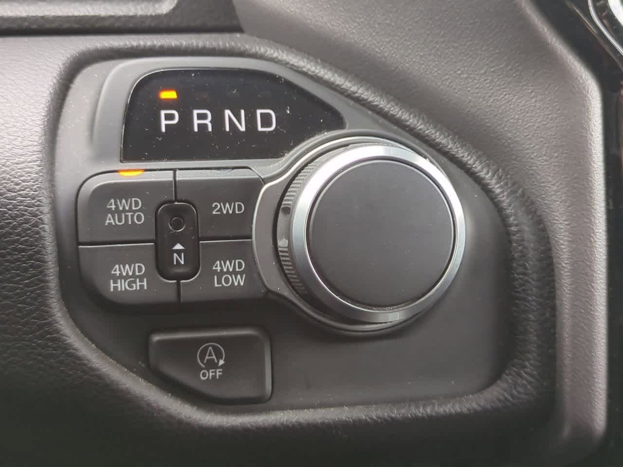 2025 RAM 1500 Big Horn Cabina Doble 4x4 Caja de 5'7'