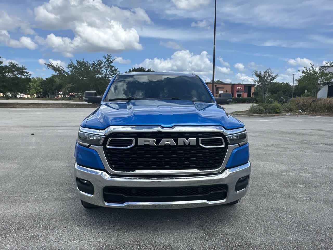 2025 RAM 1500 Big Horn Cabina Doble 4x4 Caja de 5'7'