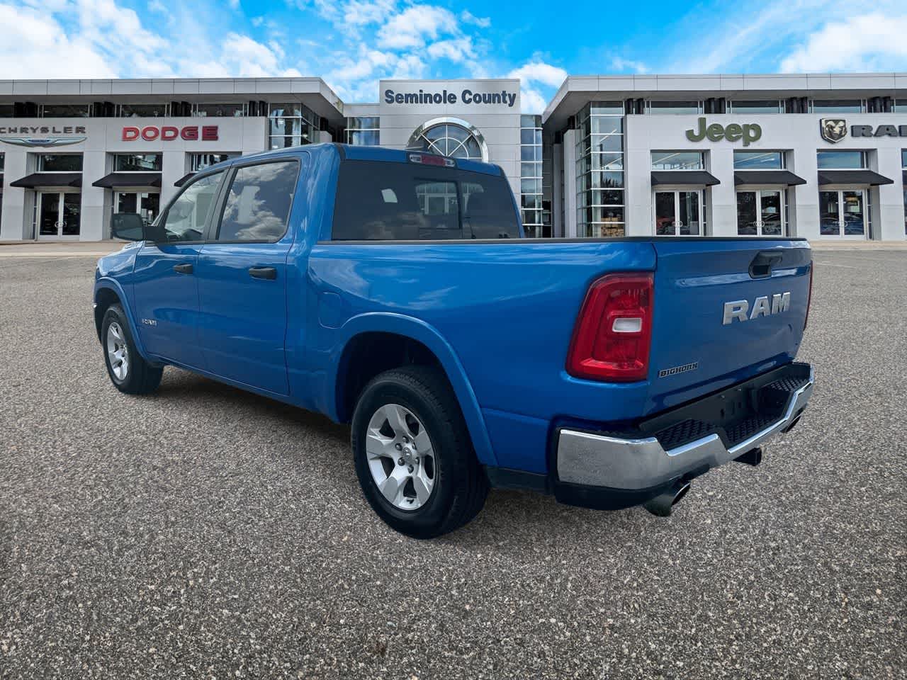2025 RAM 1500 Big Horn Cabina Doble 4x4 Caja de 5'7'