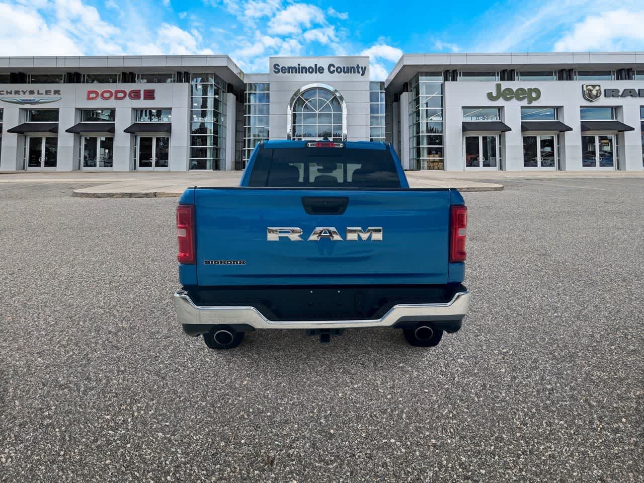 2025 RAM 1500 Big Horn Cabina Doble 4x4 Caja de 5'7'