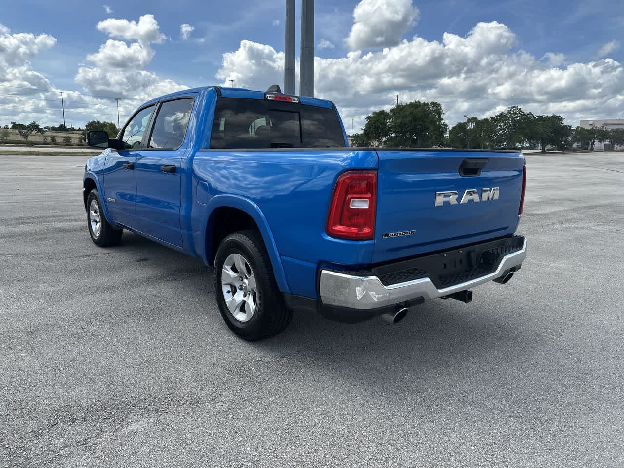 2025 RAM 1500 Big Horn Cabina Doble 4x4 Caja de 5'7'