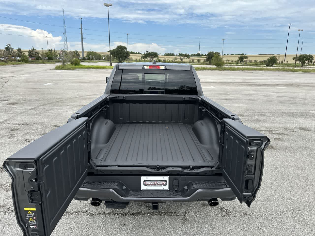 RAM 1500 de 2026, RAM 1500 BIG HORN, cabina doble, 4x4, caja de 5'7'