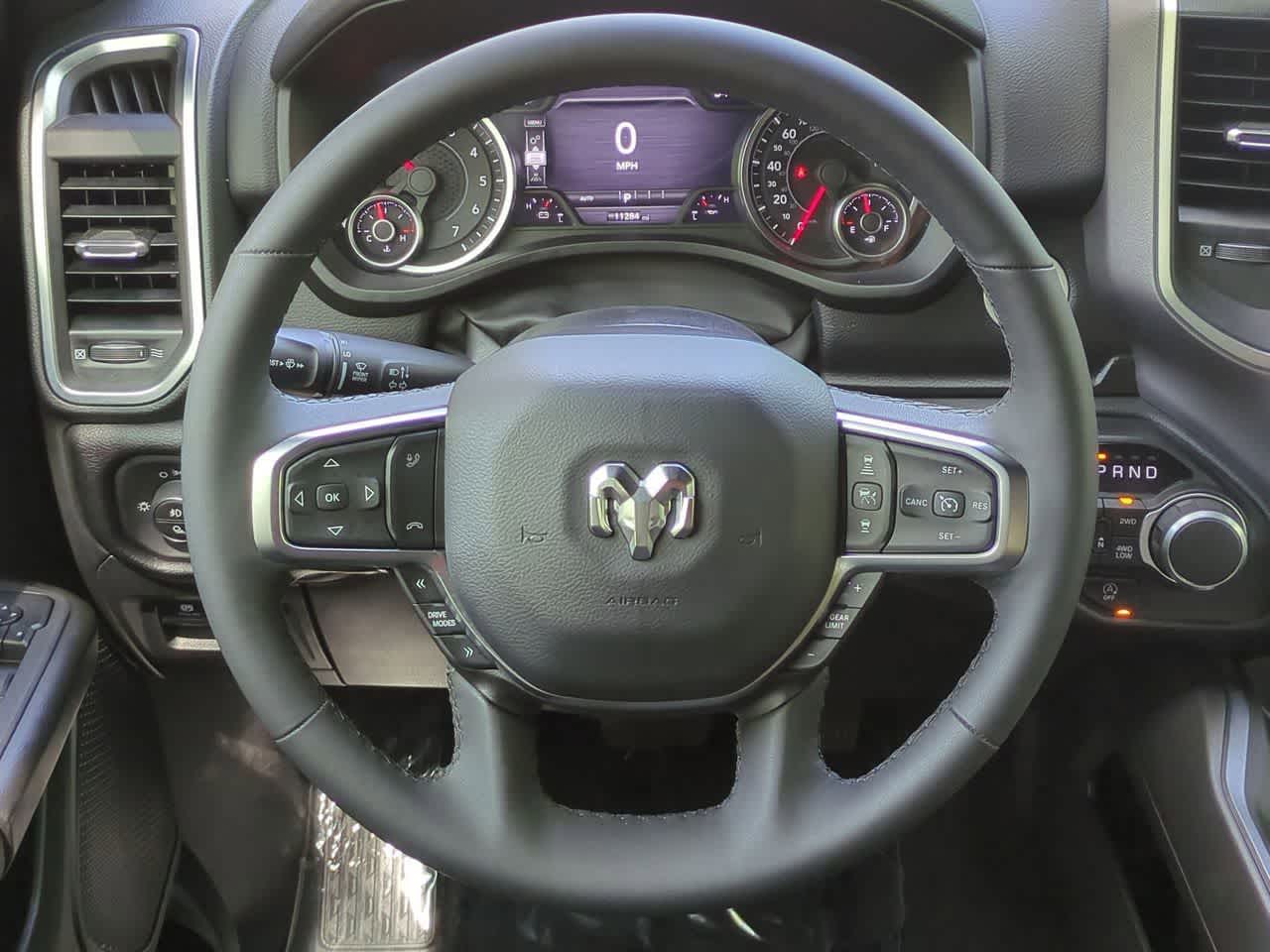 RAM 1500 Big Horn de 2026, cabina doble, tracción 4x4, caja de 1,70 m