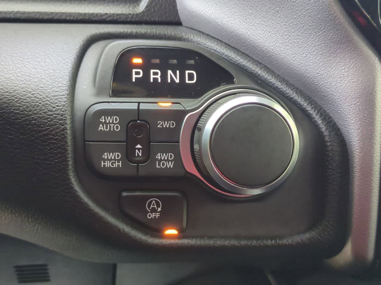 RAM 1500 Big Horn de 2026, cabina doble, tracción 4x4, caja de 1,70 m