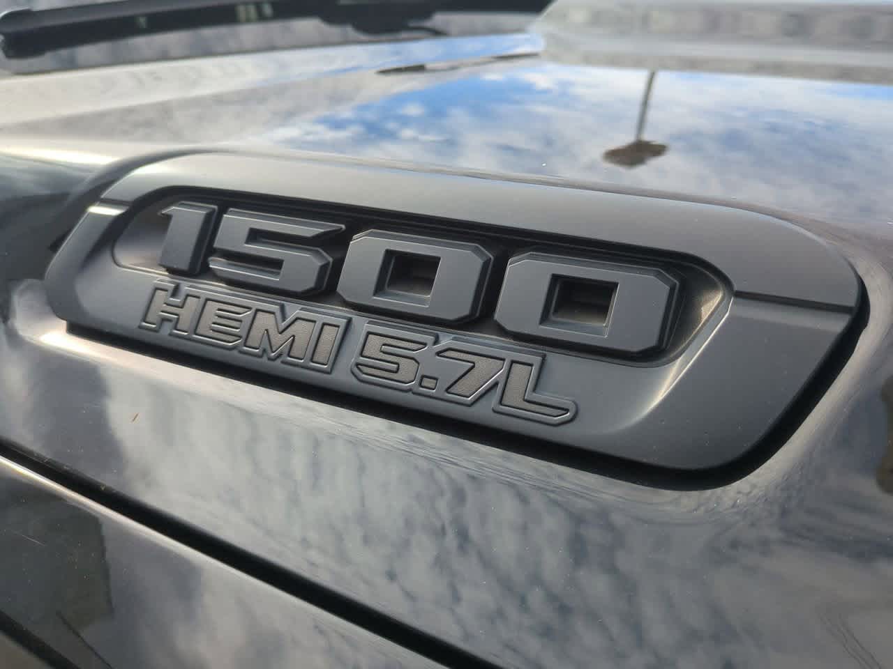 RAM 1500 Big Horn/Lone Star Crew Cab 4x4 5'7' Caja 2019