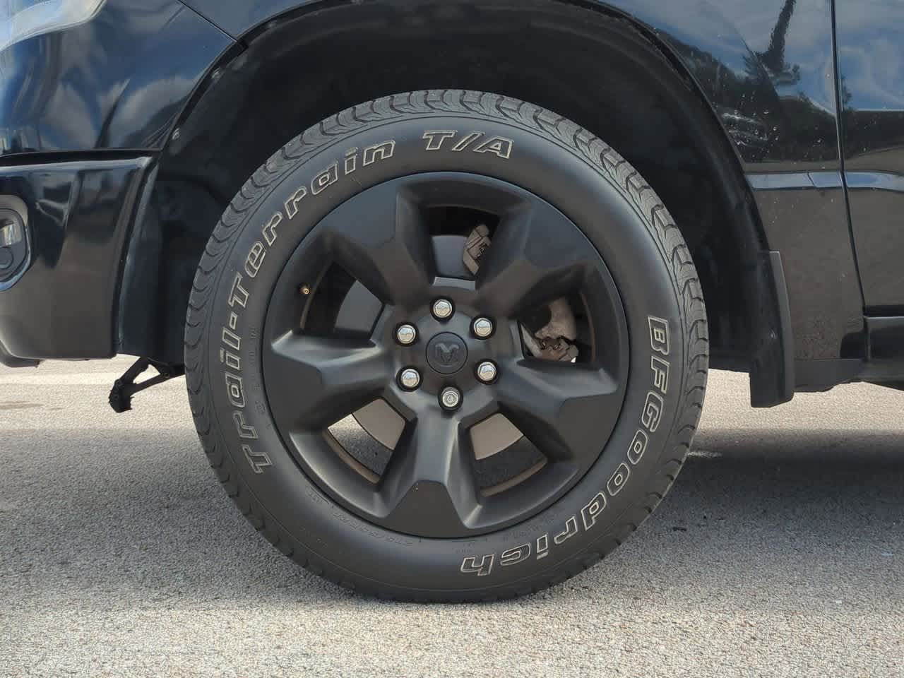 RAM 1500 Big Horn/Lone Star Crew Cab 4x4 5'7' Caja 2019