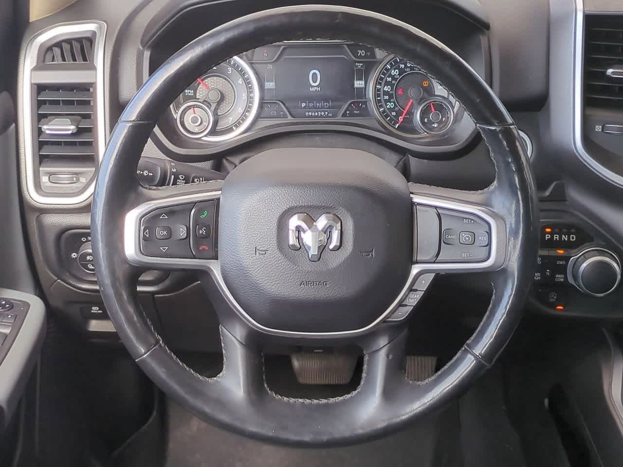 RAM 1500 Big Horn/Lone Star Crew Cab 4x4 5'7' Caja 2019