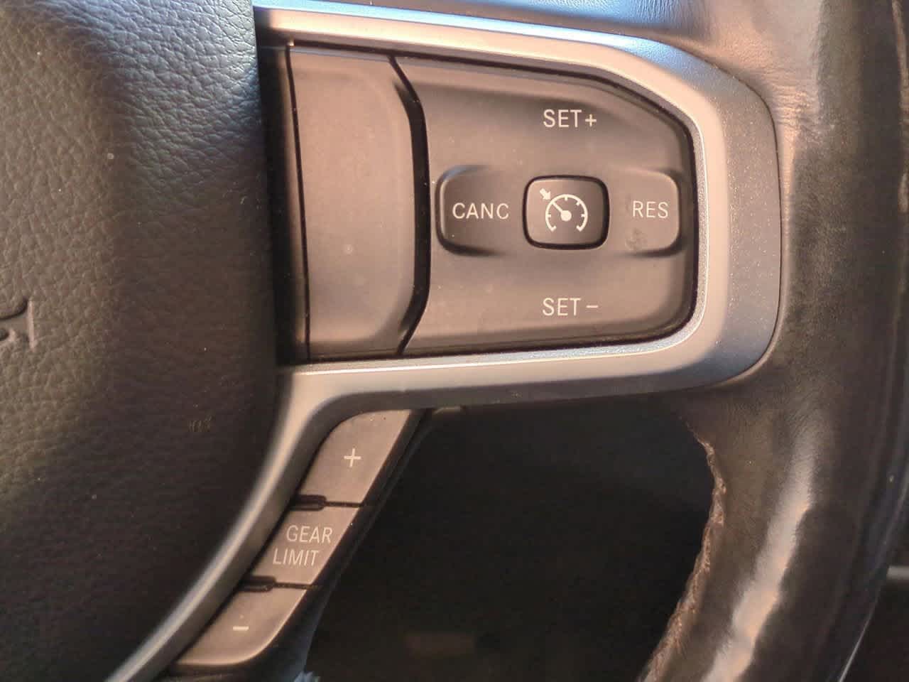 RAM 1500 Big Horn/Lone Star Crew Cab 4x4 5'7' Caja 2019