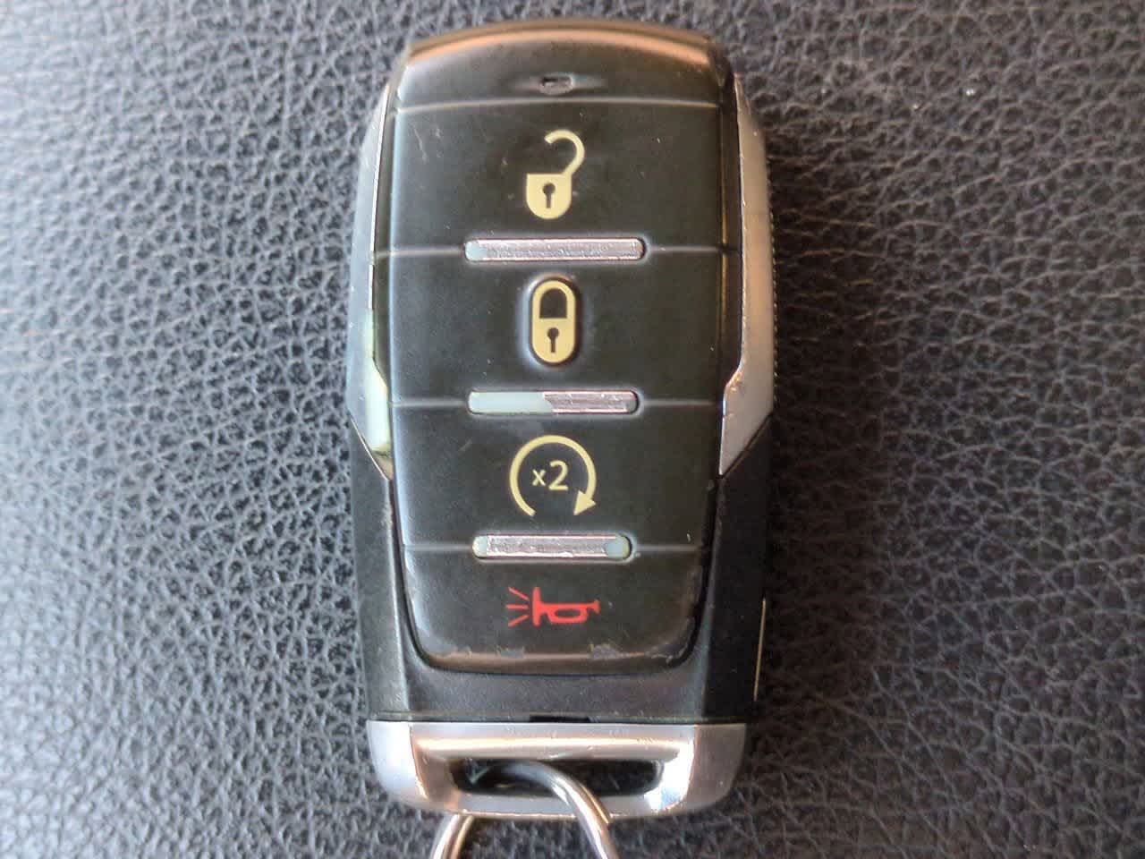 RAM 1500 Big Horn/Lone Star Crew Cab 4x4 5'7' Caja 2019