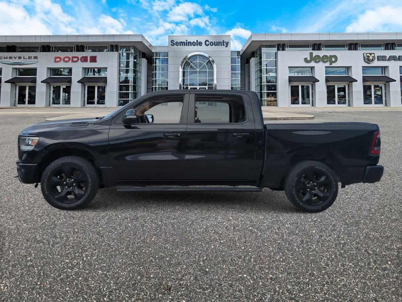 RAM 1500 Big Horn/Lone Star Crew Cab 4x4 5'7' Caja 2019