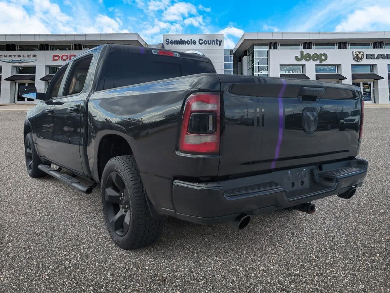 RAM 1500 Big Horn/Lone Star Crew Cab 4x4 5'7' Caja 2019