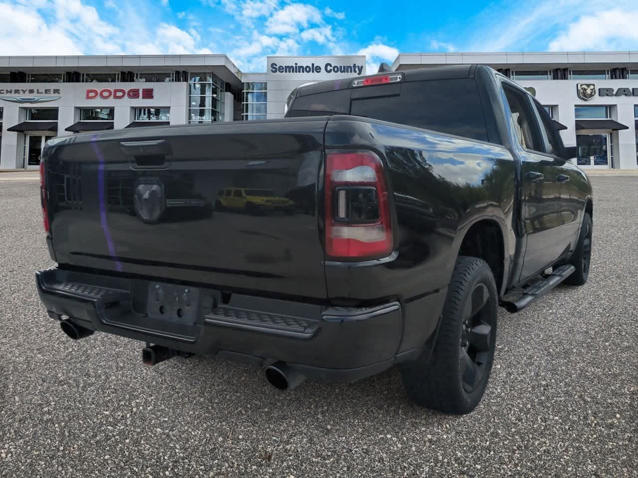 RAM 1500 Big Horn/Lone Star Crew Cab 4x4 5'7' Caja 2019