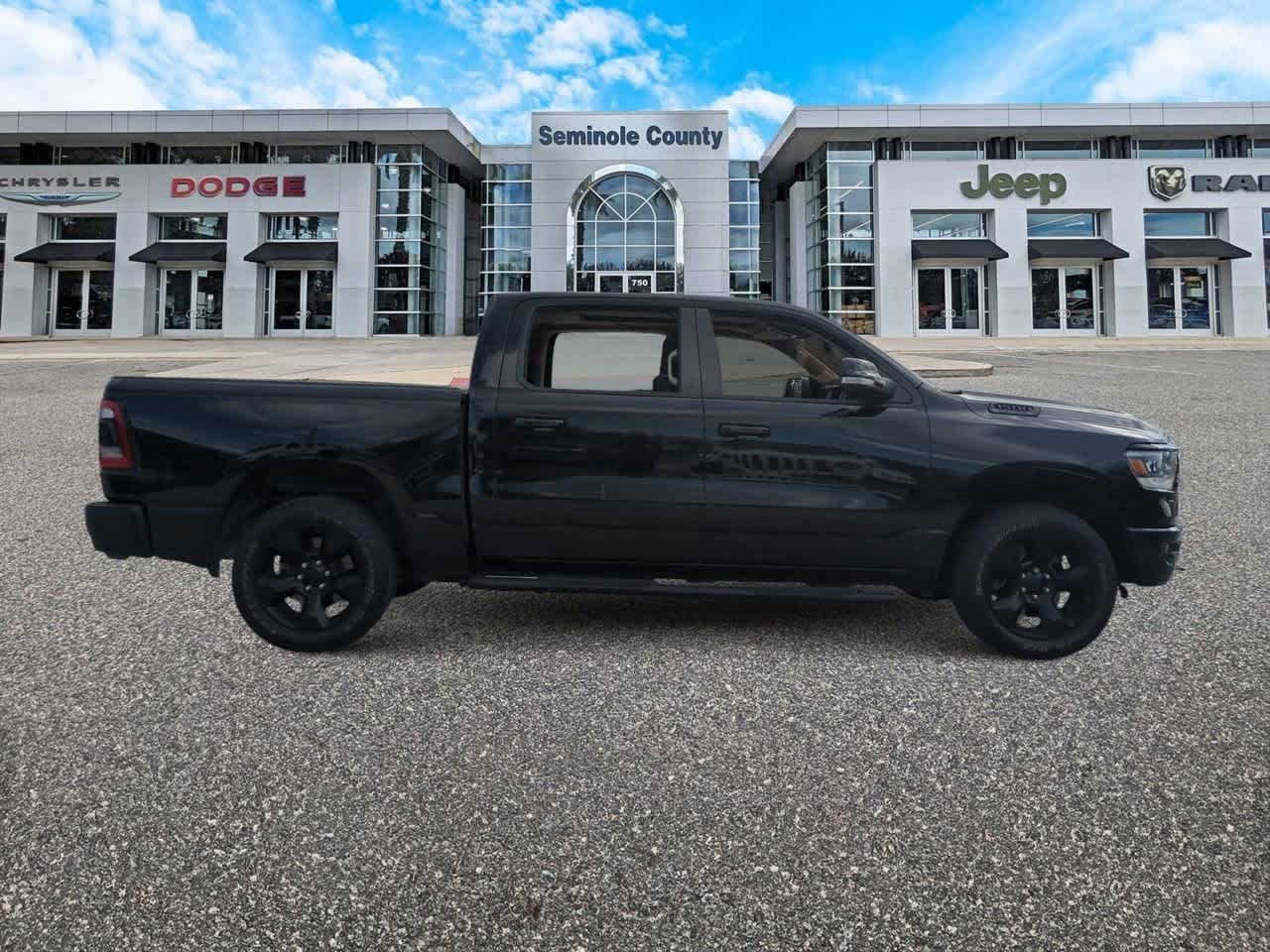 RAM 1500 Big Horn/Lone Star Crew Cab 4x4 5'7' Caja 2019