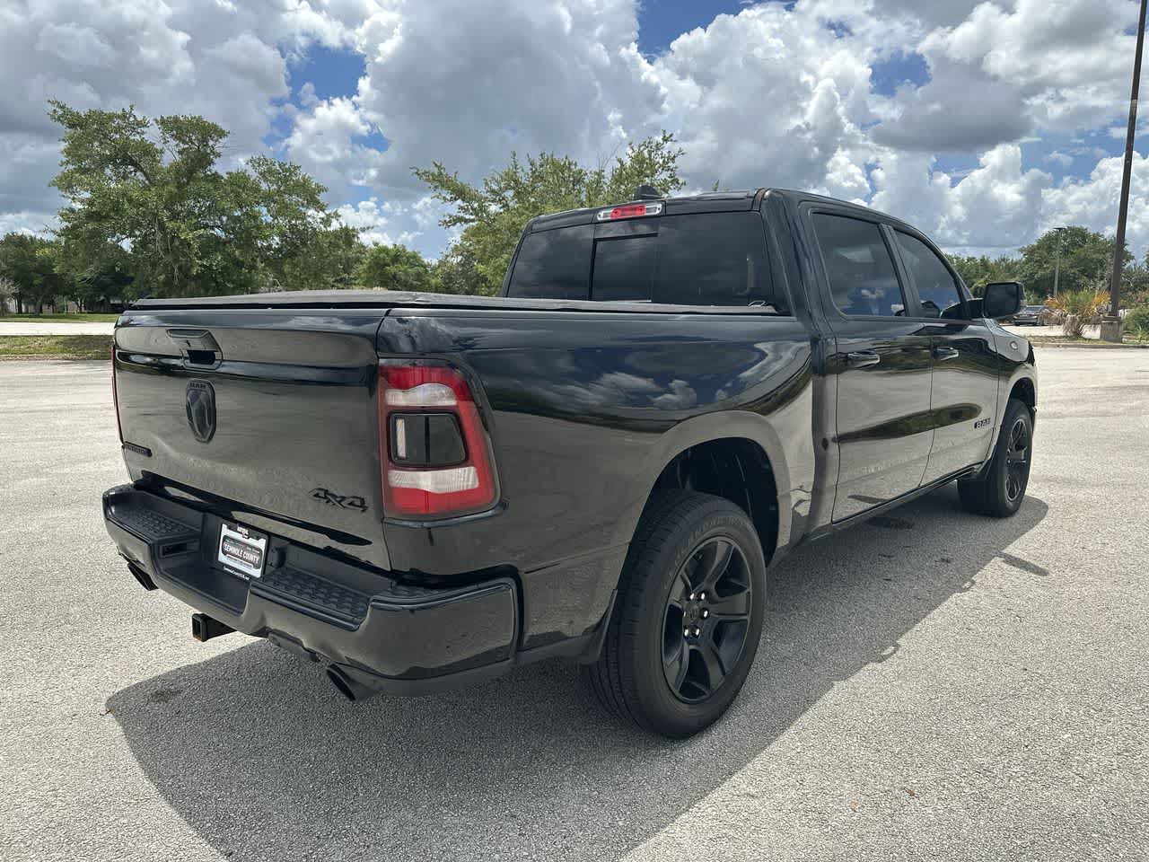 RAM 1500 Big Horn de 2023, cabina doble, tracción 4x4, caja de 1,70 m
