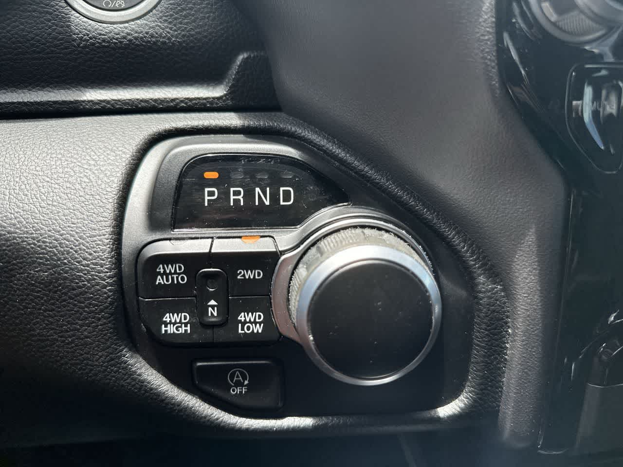 RAM 1500 Big Horn de 2023, cabina doble, tracción 4x4, caja de 1,70 m